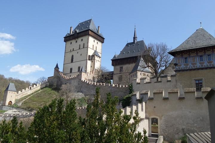 One-day Guided Bike Tour to KARLSTEJN CASTLE